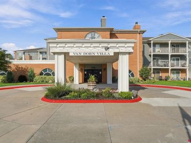 3001 51 Street Court, Unit 423, Lincoln, NE 68506