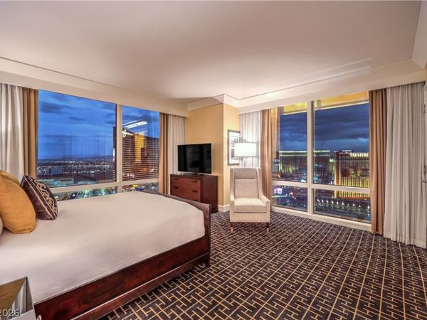 2000 Fashion Show Drive , Unit 3807, Las Vegas, NV 89109
