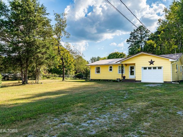 2811 Norcross Rd, Maryville, TN 37803