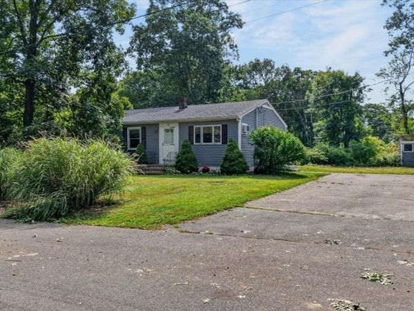 21 Timothy St, Fairhaven, MA 02719