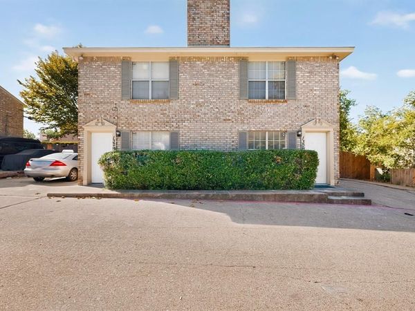 130 Graystone Place , Duncanville, TX 75137