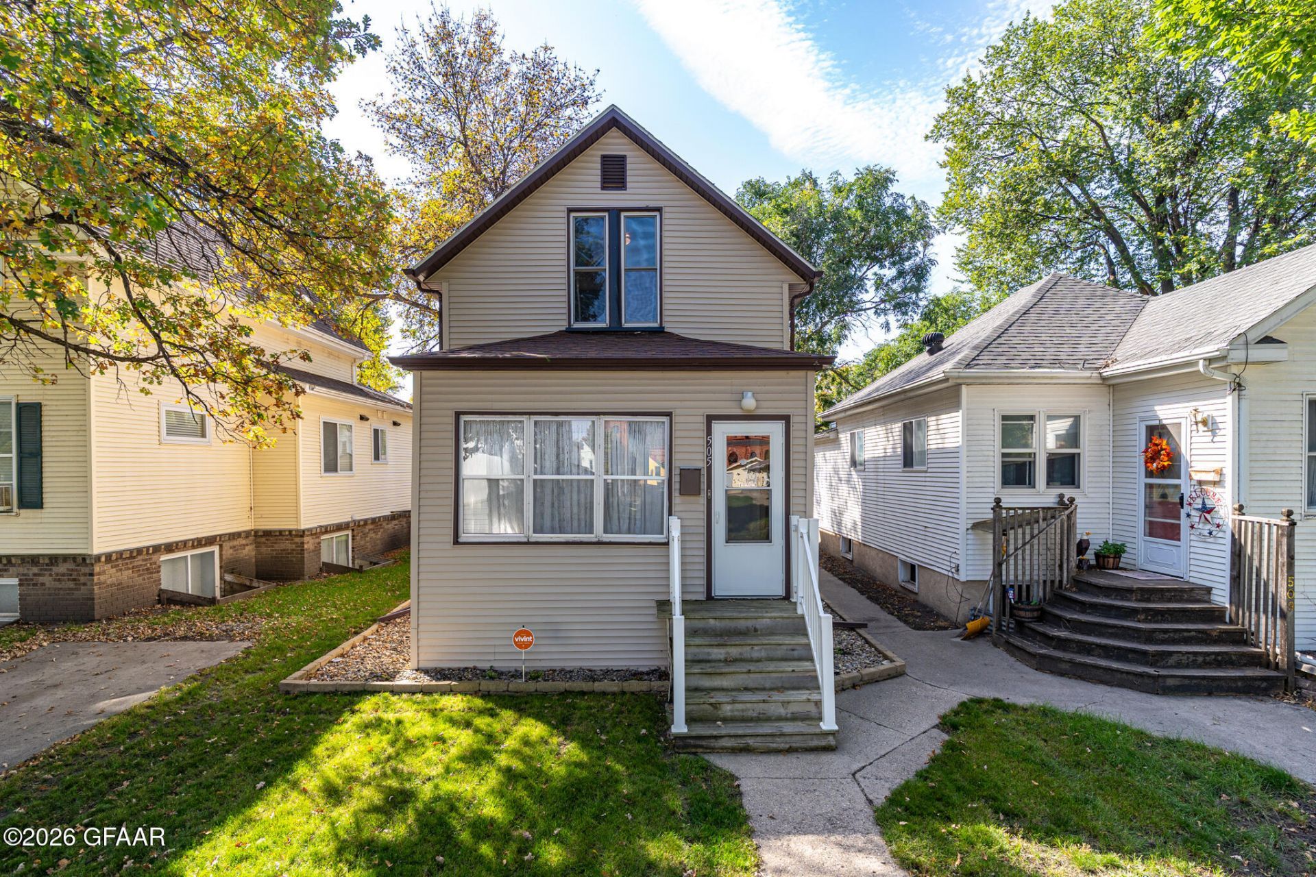 505 7TH Street  primary photo