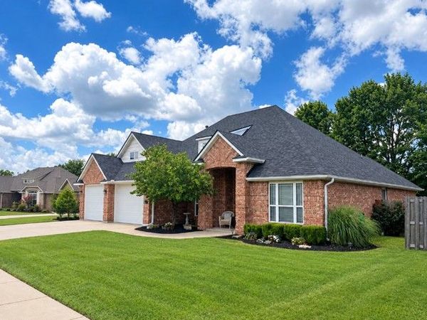 2876 W Vanike Drive, Fayetteville, AR 72704