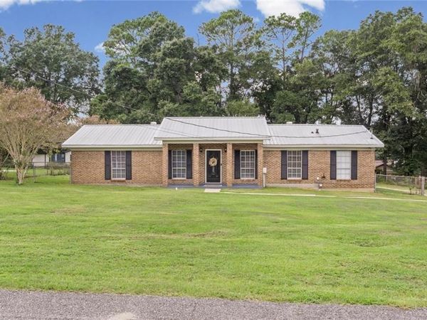 3221 Meadow Lane, Mobile, AL 36618