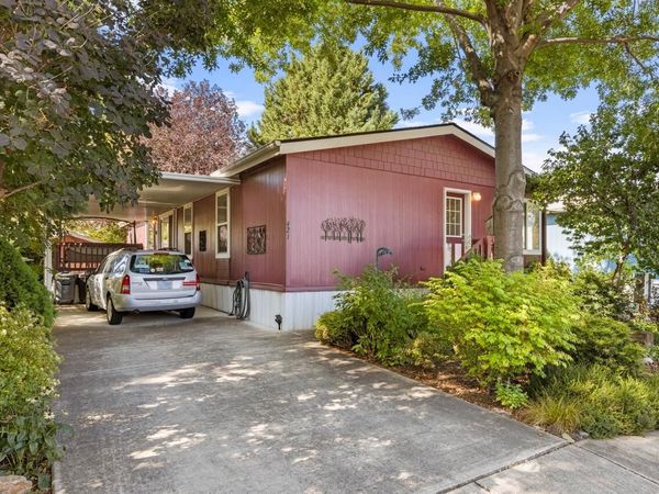 10 E South Stage Road, Unit SPC 421, Medford, OR 97501