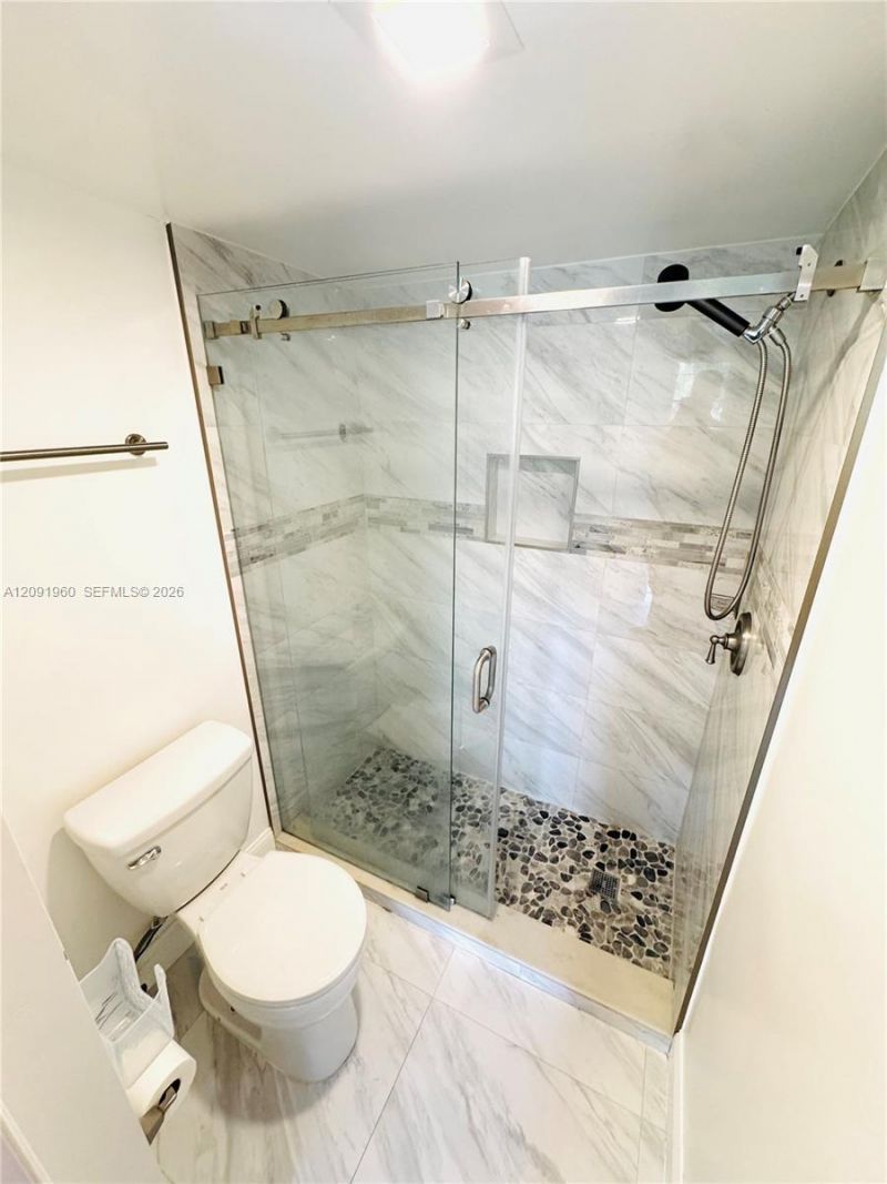 9340 Lagoon Pl , Unit 205, Davie, FL 33324 Photo