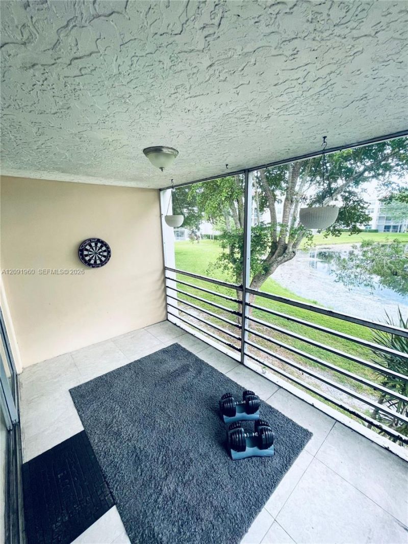 9340 Lagoon Pl , Unit 205, Davie, FL 33324 Photo
