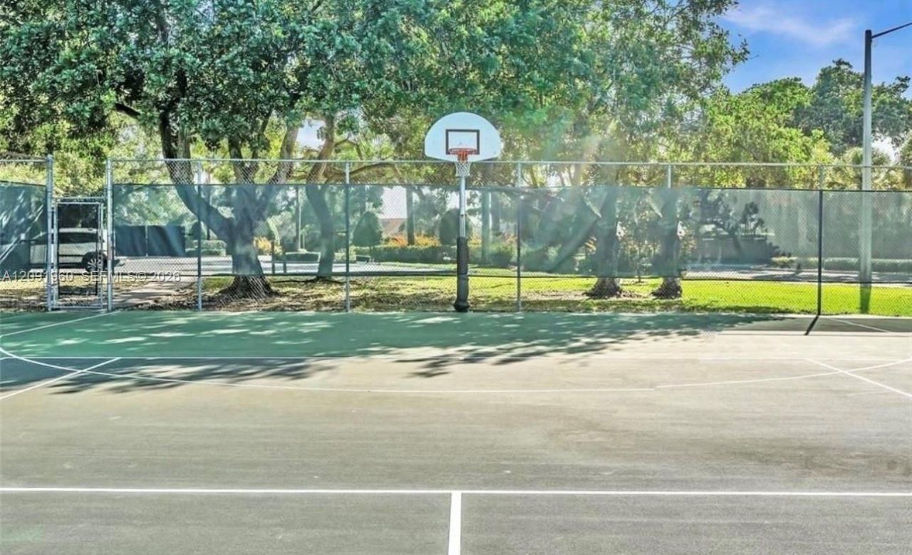 9340 Lagoon Pl , Unit 205, Davie, FL 33324 Photo