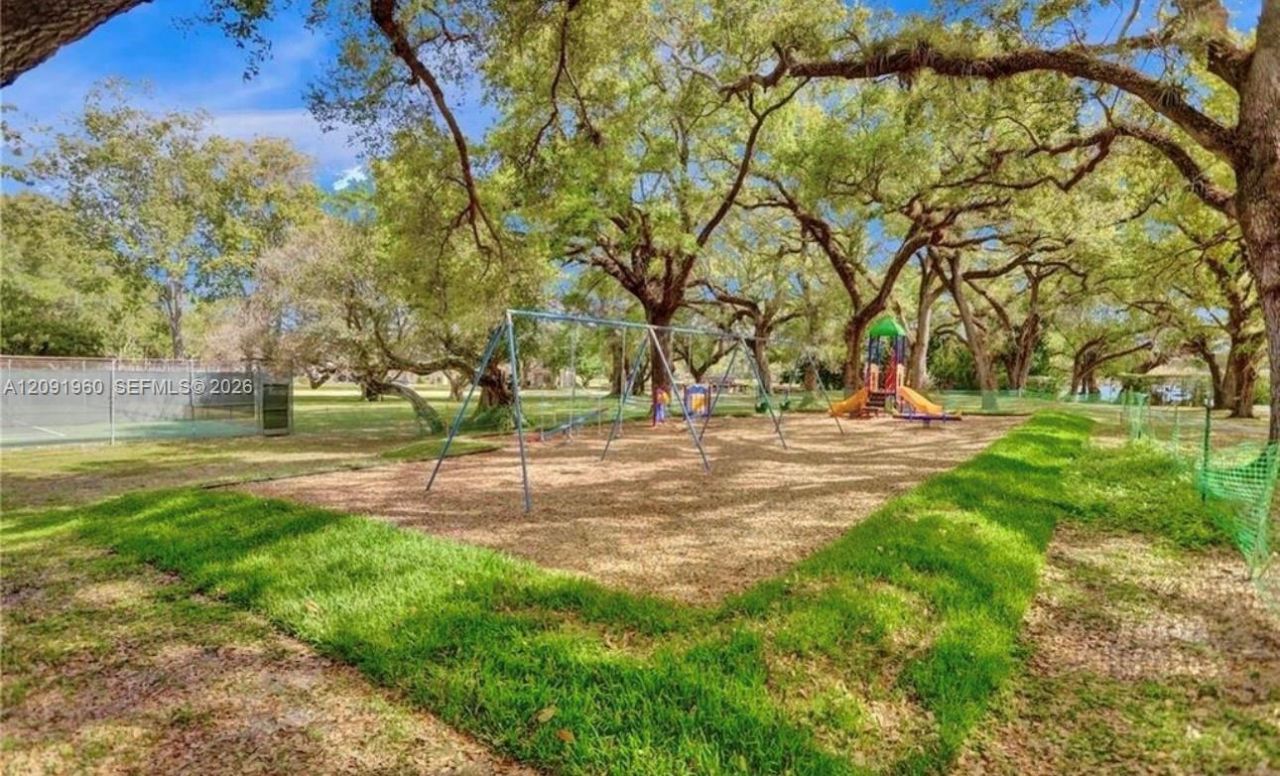 9340 Lagoon Pl , Unit 205, Davie, FL 33324 Photo