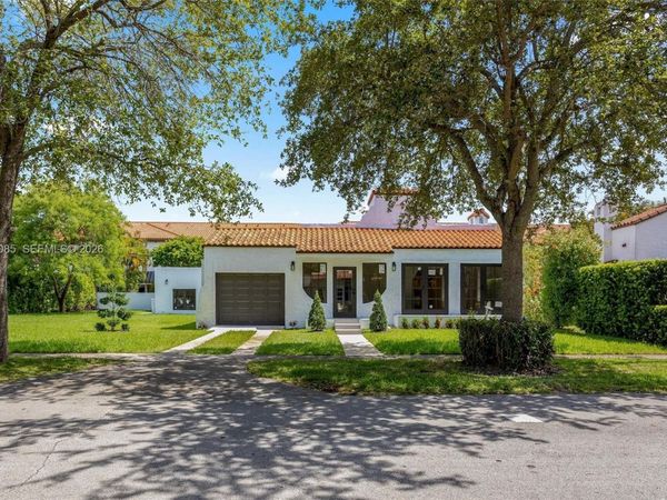 434 Aragon Ave , Coral Gables, FL 33134