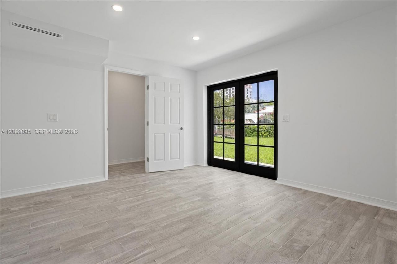 434 Aragon Ave , Coral Gables, FL 33134 Photo
