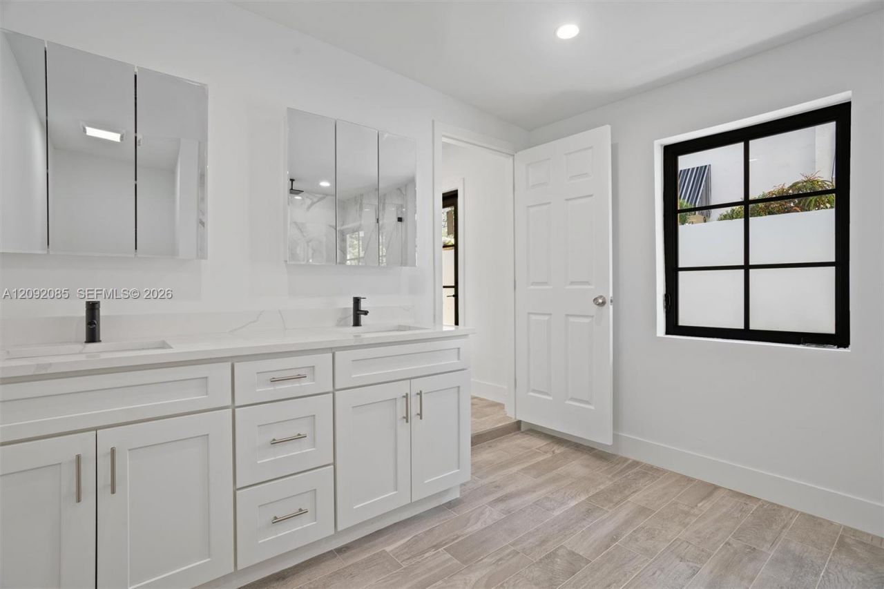 434 Aragon Ave , Coral Gables, FL 33134 Photo