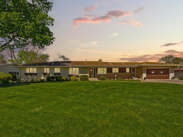 808 Hillcrest Drive, Montgomery, MN 56069