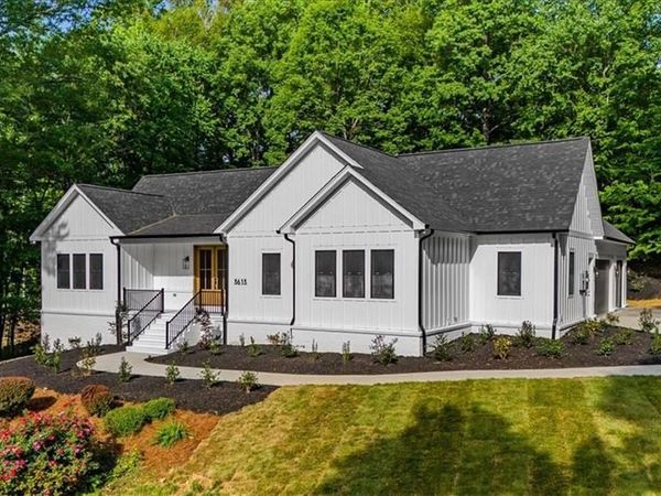 3613 Summit Lakes Drive, Browns Summit, NC 27214