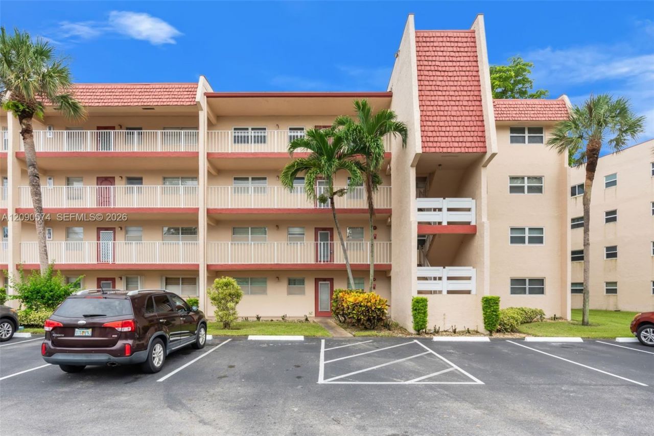 1040 Country Club Dr , Unit 208, Margate, FL 33063 Main Photo