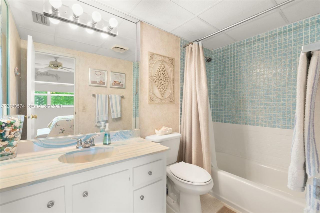 1040 Country Club Dr , Unit 208, Margate, FL 33063 Photo