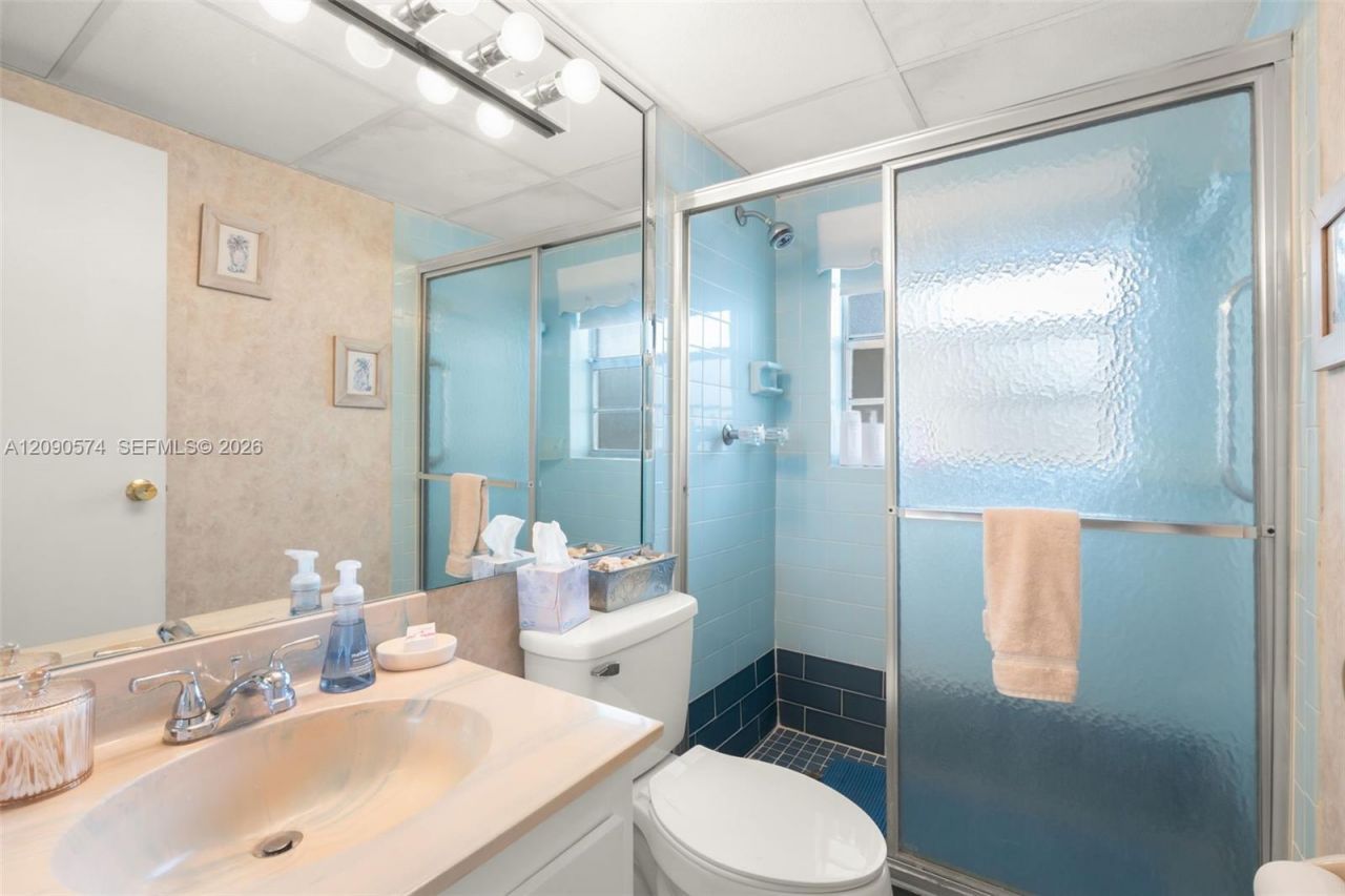 1040 Country Club Dr , Unit 208, Margate, FL 33063 Photo