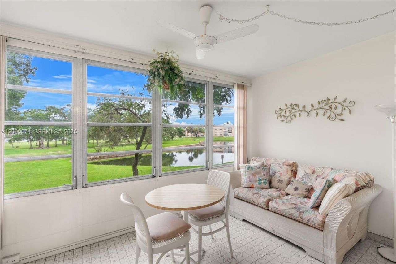 1040 Country Club Dr , Unit 208, Margate, FL 33063 Photo