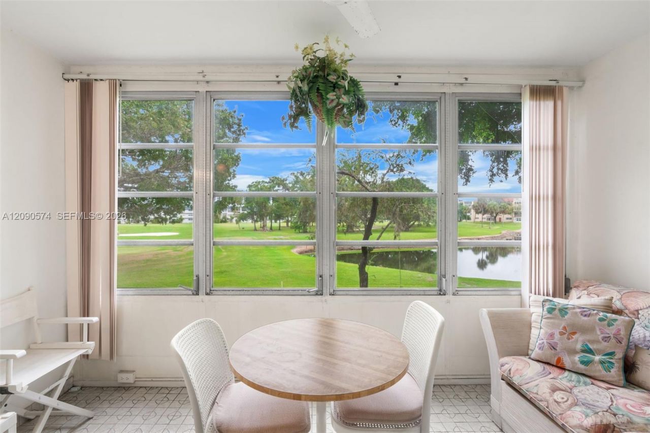 1040 Country Club Dr , Unit 208, Margate, FL 33063 Photo