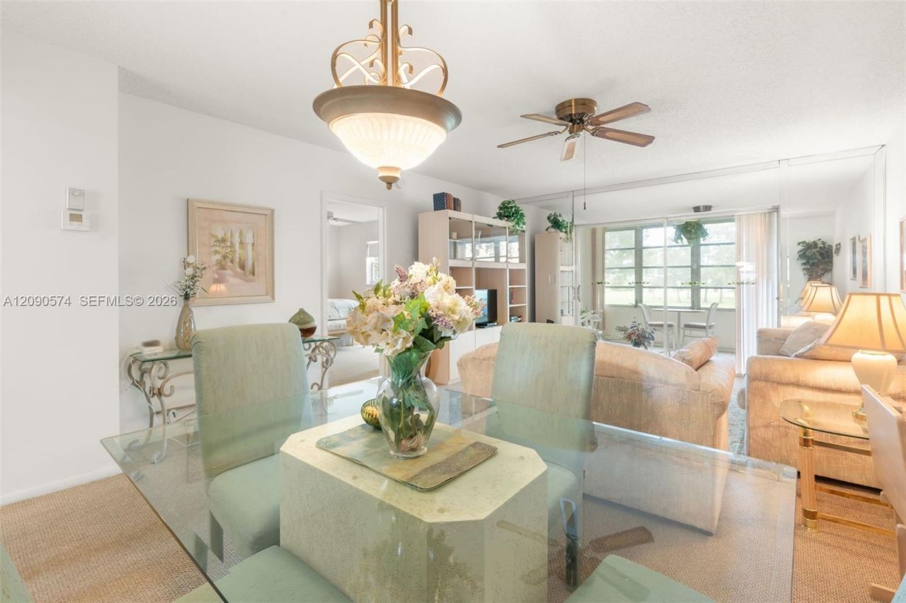 1040 Country Club Dr , Unit 208, Margate, FL 33063 Photo