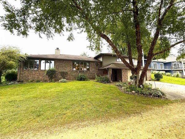 23270 417th Avenue, Bellevue, IA 52031