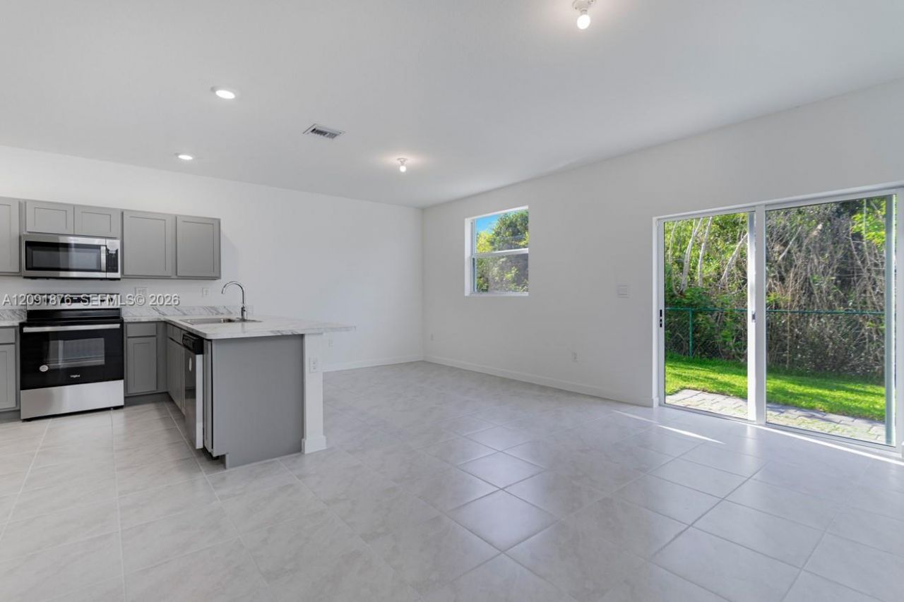 934 SE 19th St , Homestead, FL 33034 Photo