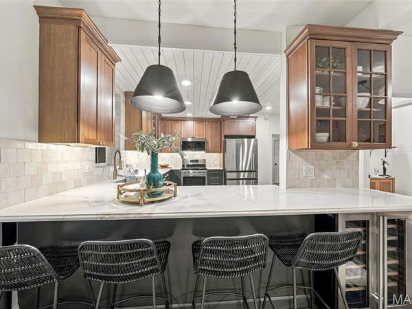 4021 Shaw Boulevard , St Louis, MO 63110