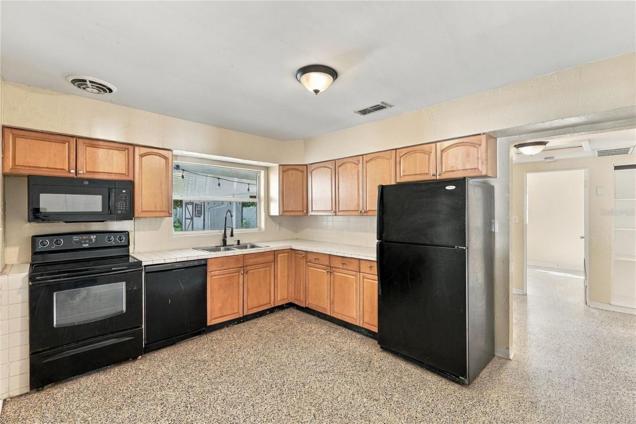 5030 Aragon Way S, Saint Petersburg, FL 33705 Photo