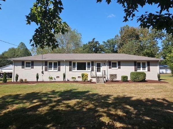 342 Oakwood Ln, Tullahoma, TN 37388