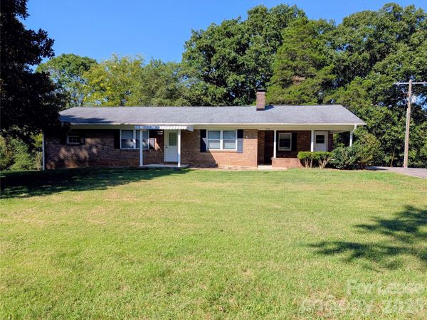 542 Elmwood Road , Statesville, NC 28677