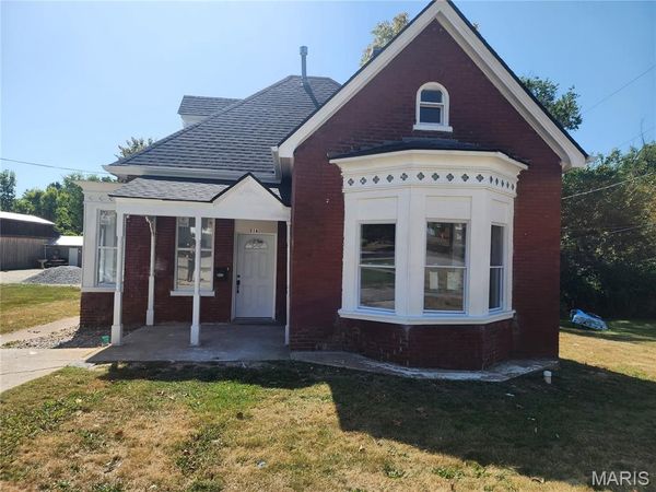 216 E Walton Street, Warrenton, MO 63383