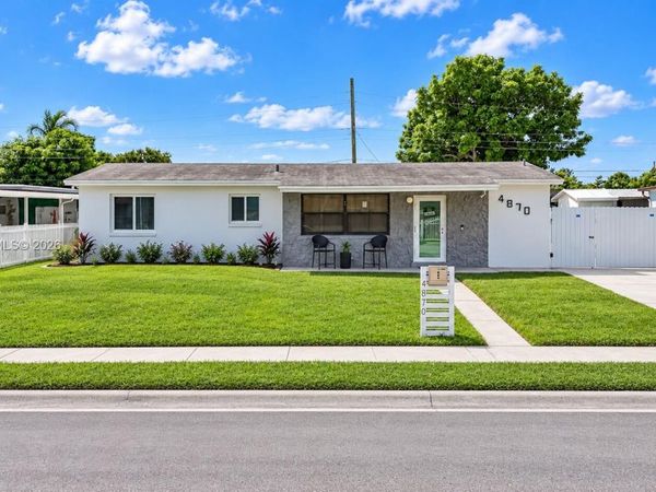 4870 NW 169th St, Miami Gardens, FL 33055