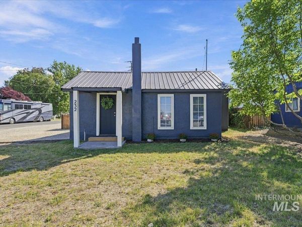 232 E Montana Ave, Homedale, ID 83628