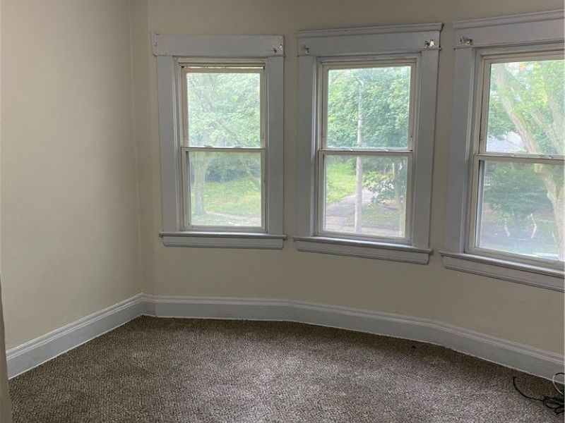 10325 Yale Avenue, Cleveland, OH 44108 Photo 10