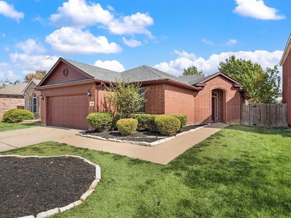8644 Arcadia Park Drive, Fort Worth, TX 76244