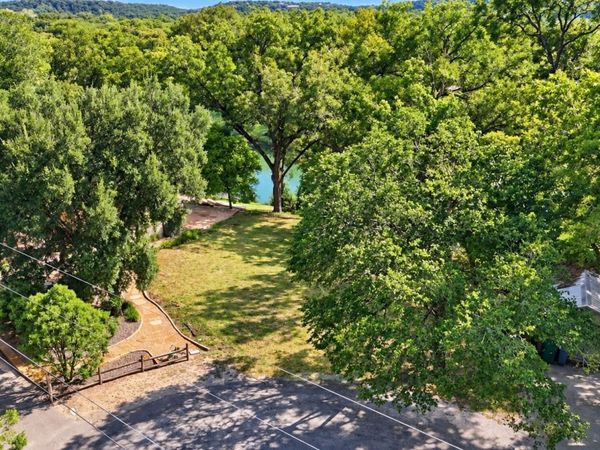 2152 Valley Dr, Canyon Lake, TX 78133