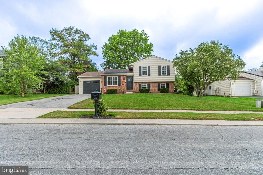 3891 Sandra Drive, York, PA 17402 Main Photo