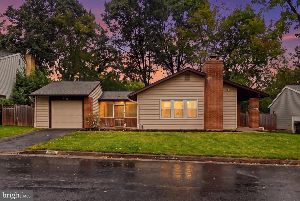 268 W Meadowland Lane, Sterling, VA 20164 Main Photo