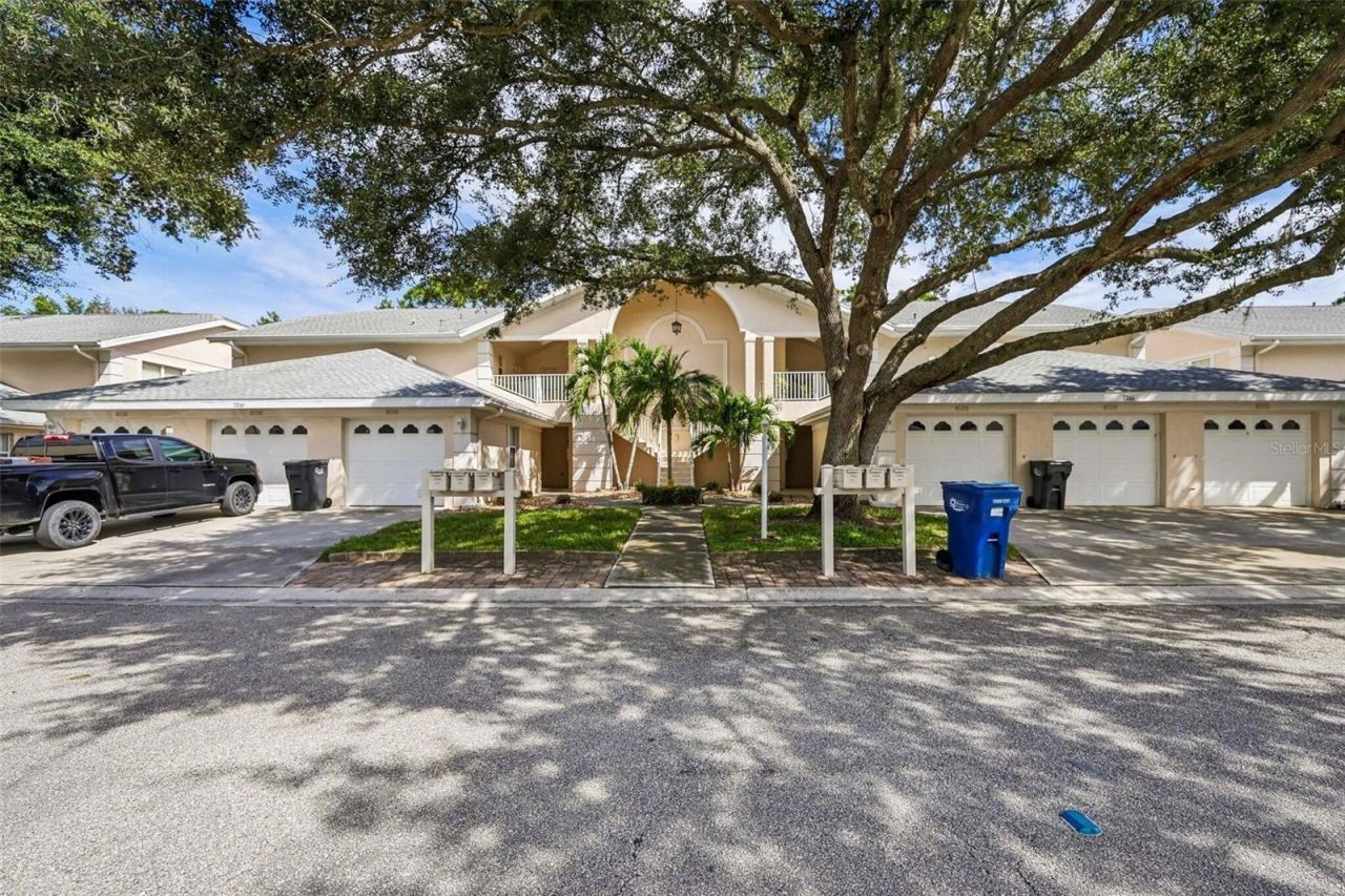 7266 Eleanor Circle, Unit 203, Sarasota, FL 34243 Photo