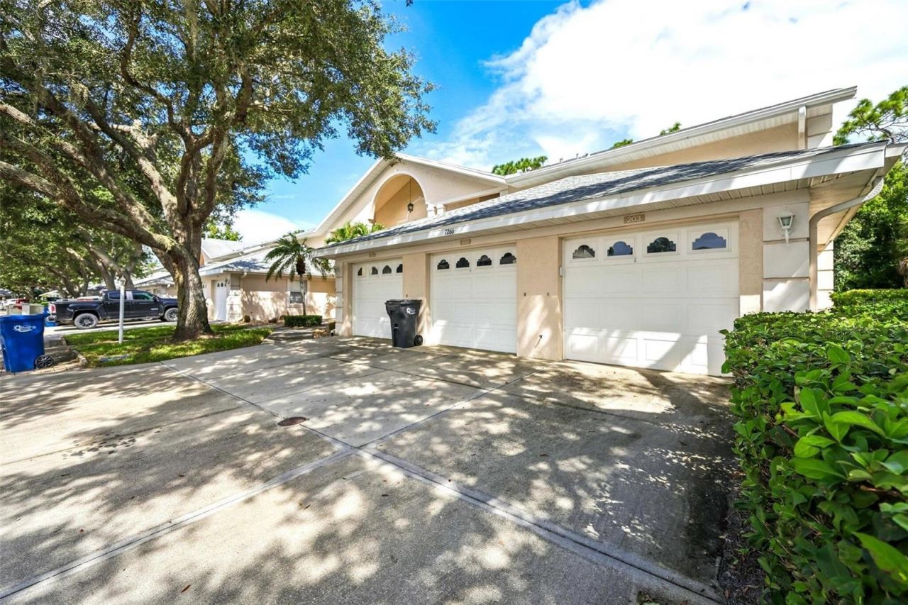 7266 Eleanor Circle, Unit 203, Sarasota, FL 34243 Photo