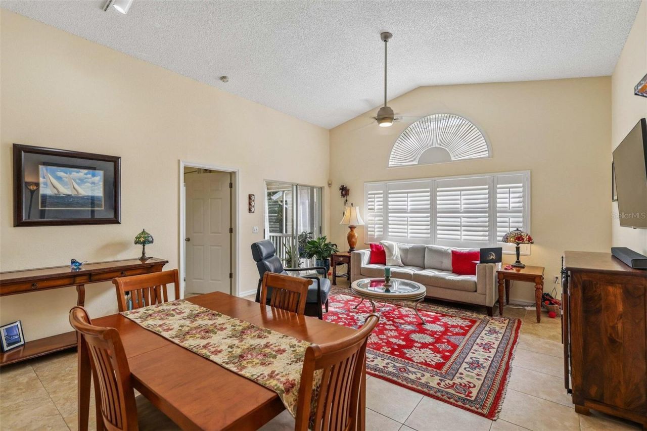 7266 Eleanor Circle, Unit 203, Sarasota, FL 34243 Photo