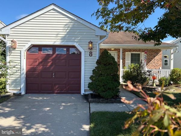 8 WHITE STONE COURT, MT LAUREL, NJ 08054