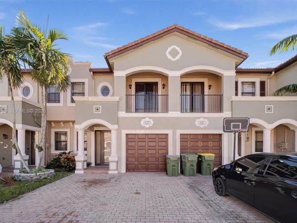 627 NE 35th Ave , Homestead, FL 33033