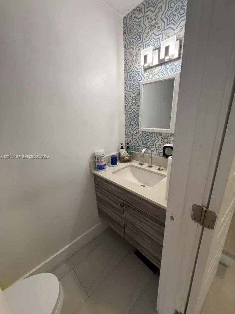 1324 W 71st St, Hialeah, FL 33014 Photo