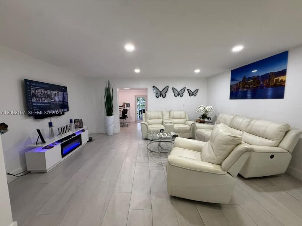 1324 W 71st St, Hialeah, FL 33014 Photo