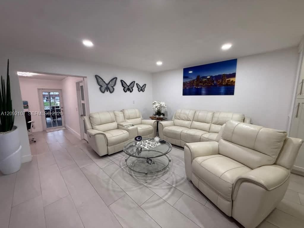 1324 W 71st St, Hialeah, FL 33014 Photo