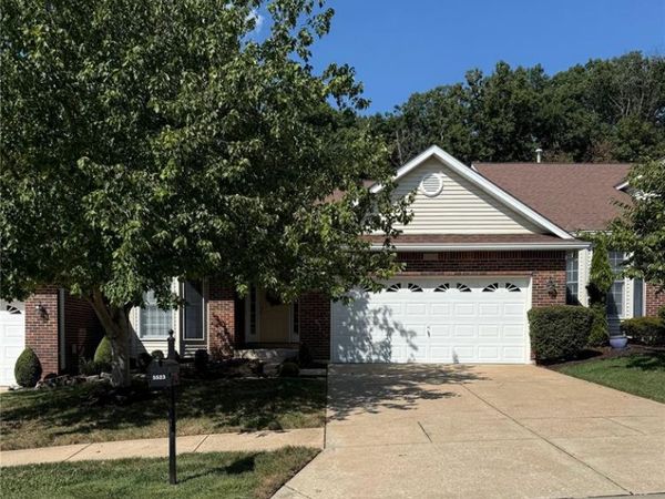 5523 Heatherbluff Court , St Louis, MO 63128