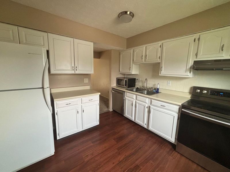 8624 Wilmette Court, Powell, OH 43065 Photo 4