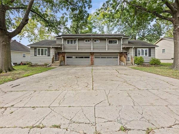 9636 Outlook Drive, Overland Park, KS 66207