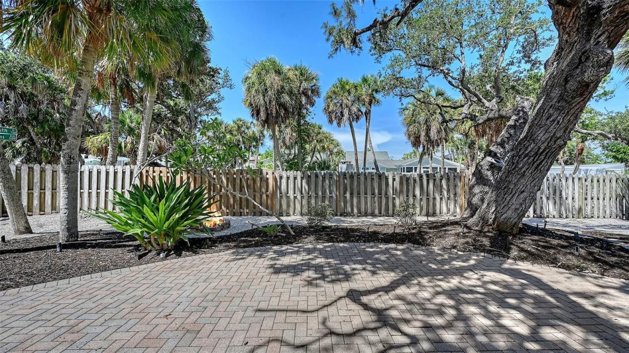 5151 Saint Albans Avenue, Sarasota, FL 34242 Photo